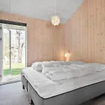 Dom wakacyjny 4 Bedroom Stunning In Bording Bording Stationsby