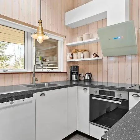 Dom wakacyjny 4 Bedroom Stunning In Bording