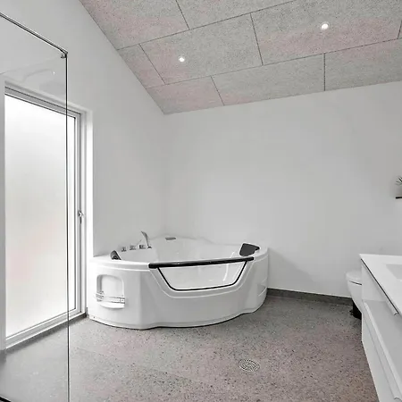 Holiday home 4 Bedroom Stunning In Bording *