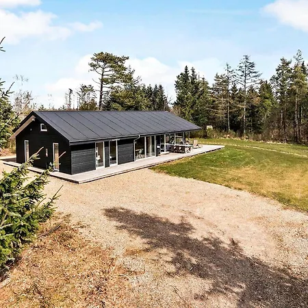 4 Bedroom Stunning In Bording Dom wakacyjny Bording Stationsby