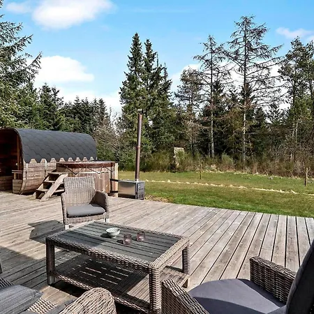 4 Bedroom Stunning In Bording Holiday home *