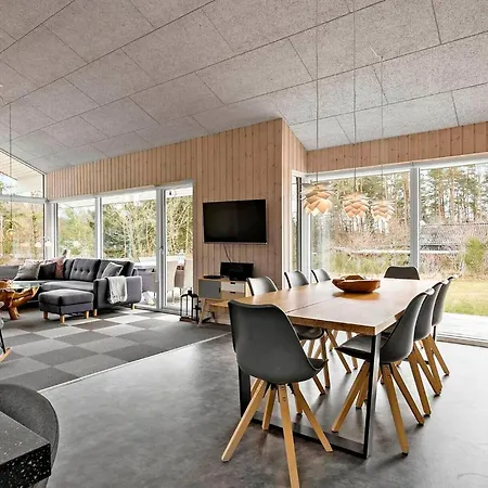 4 Bedroom Stunning In Bording